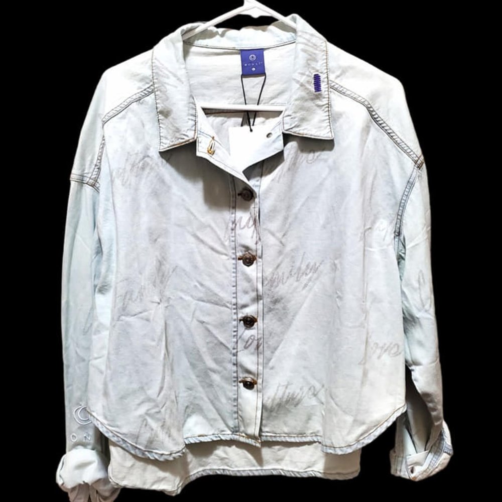 Monat Gear Women's Light Denim Button up Long Sleeve Shirt Sz L